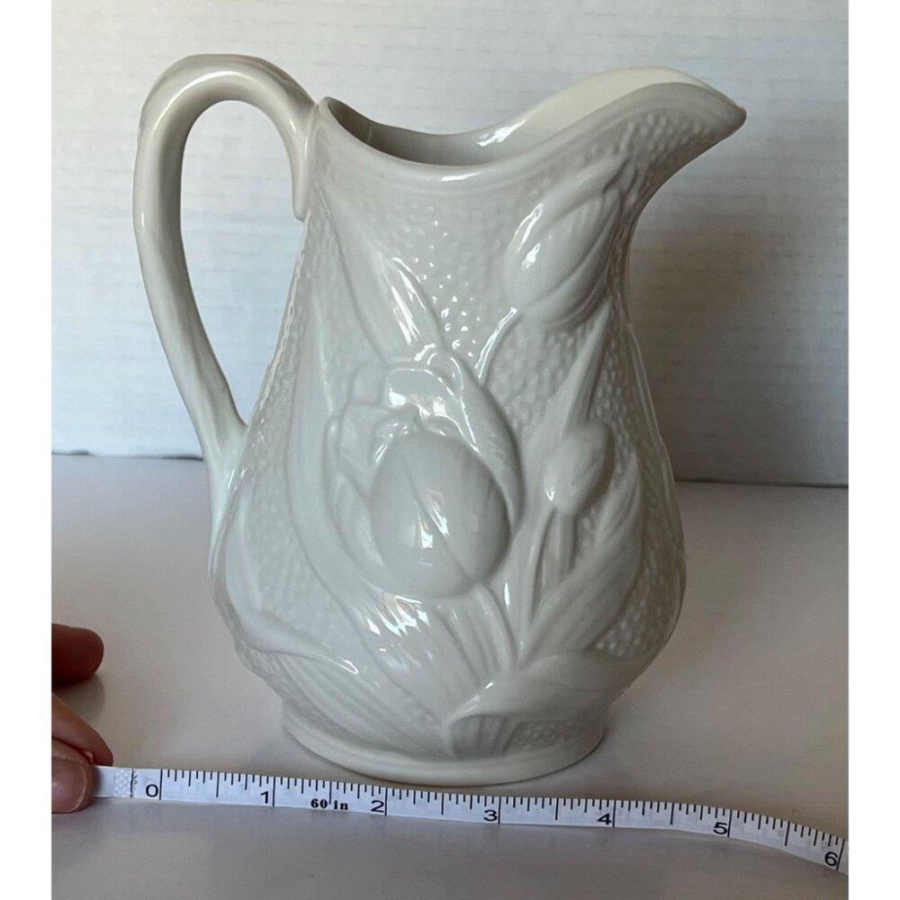 Vintage Bombay Company White Ceramic Pitcher Embossed Tulip Relief - Picture 5 of 6
